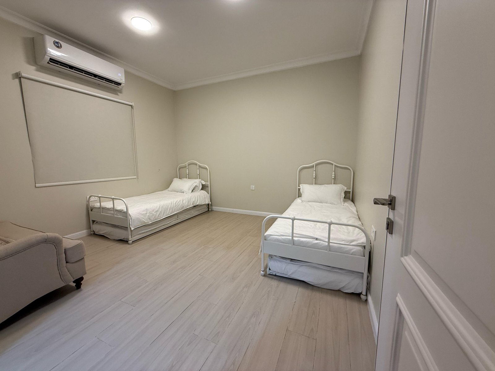 Casamora Retreat Elegant Dining Area