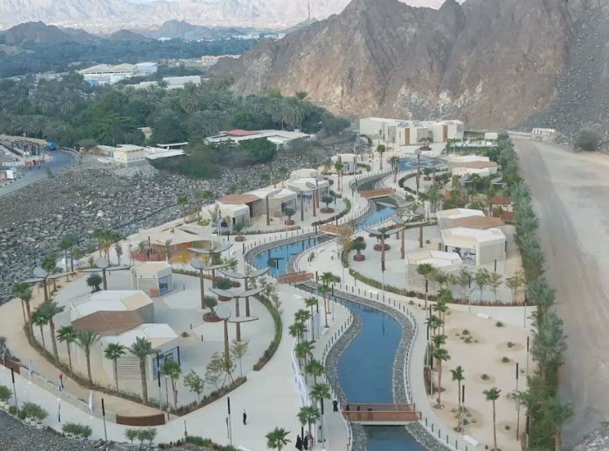 Hatta Dam turquoise water