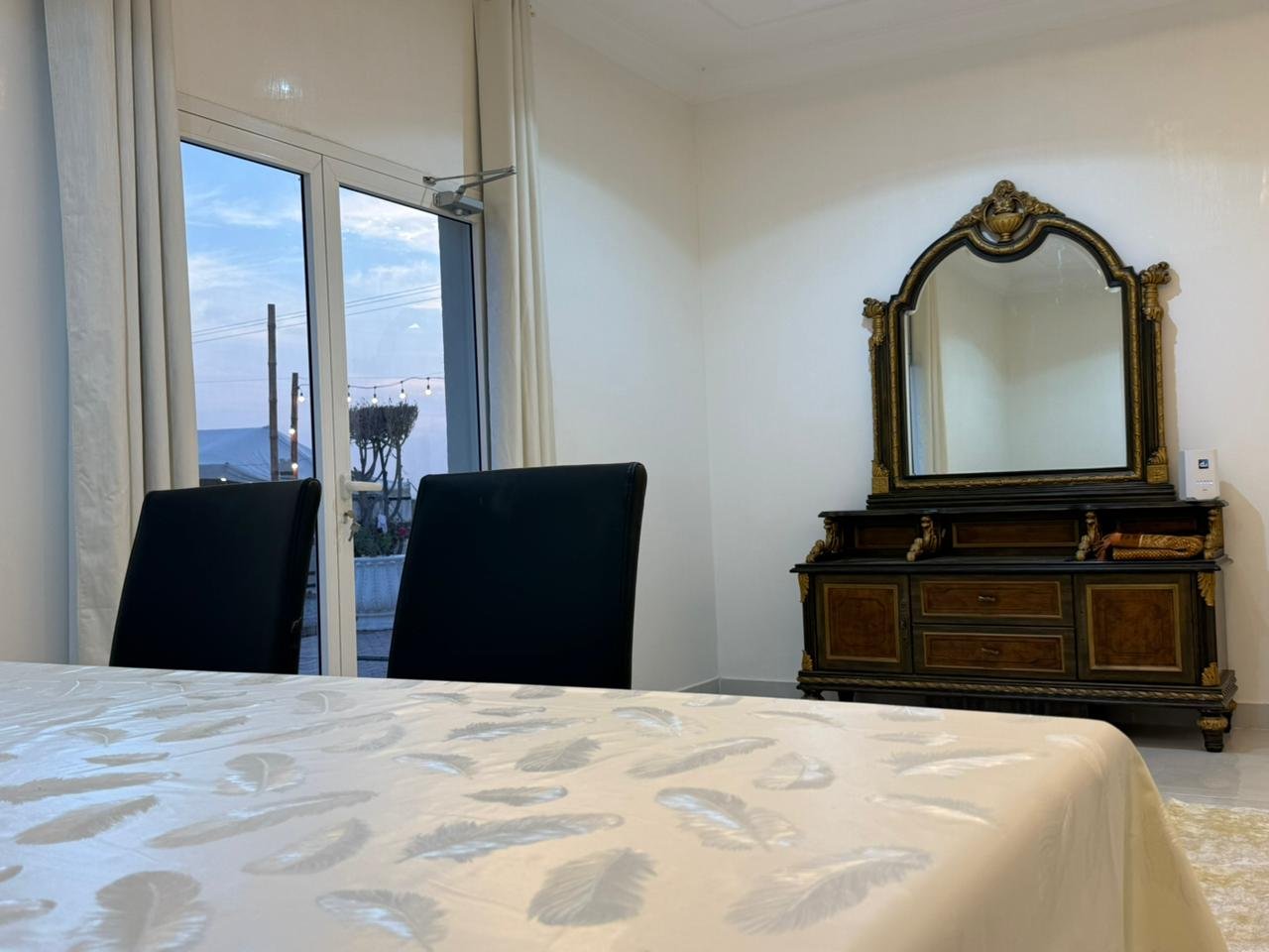 Serenity Farmhouse Dining Area